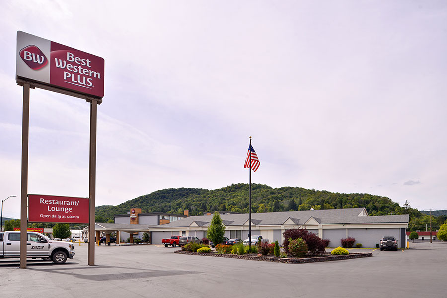 exterior and road sign of Best Western Plus Bradford Inn